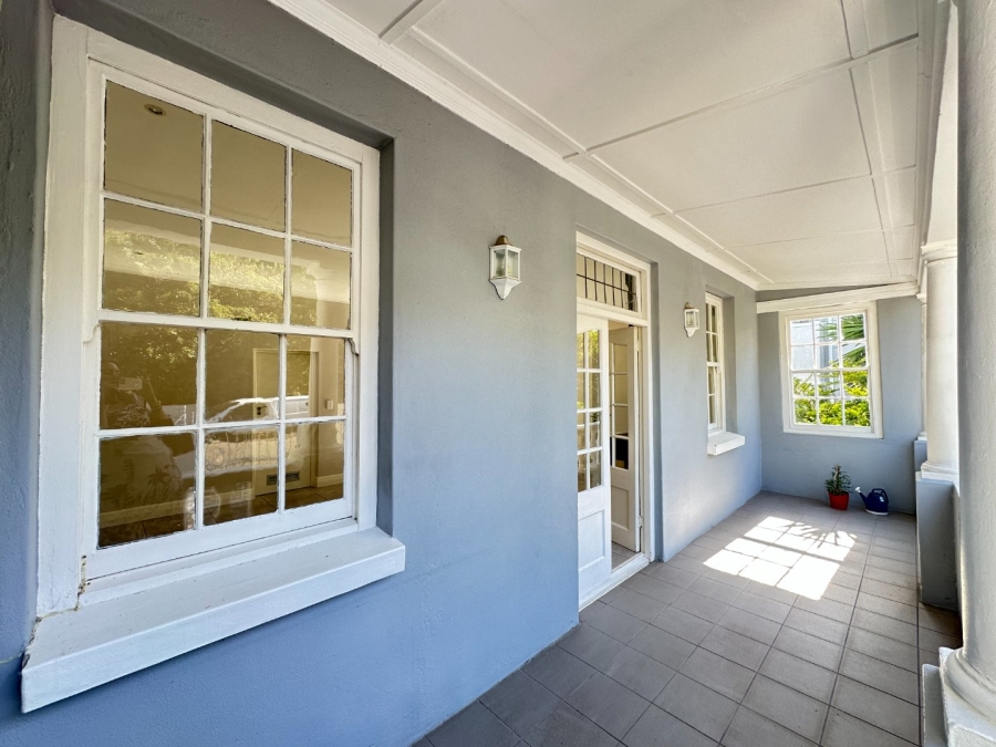 To Let 3 Bedroom Property for Rent in Green Point Western Cape